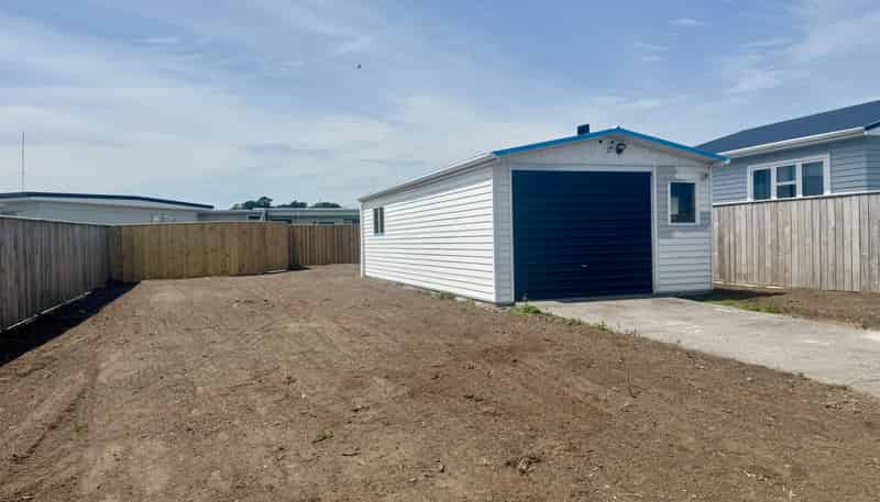 8A Grey Street, Waitara