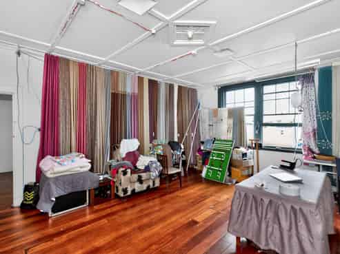 LIVE/WORK TENANTED INVESTMENT
