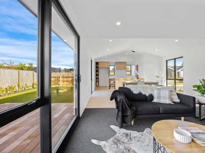 10 Plover Avenue, Amberley