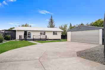 4B Chaucer Street, Rolleston