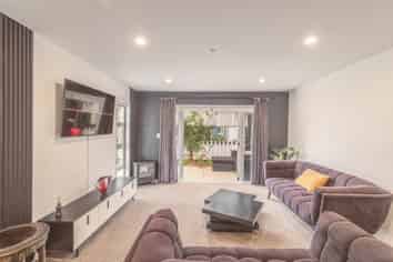 25b Champion Street, Edgeware