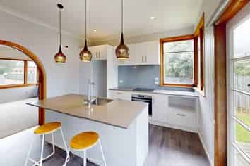 8 Churchill Crescent, Foxton