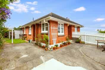 2 Ruskin Road, Newlands