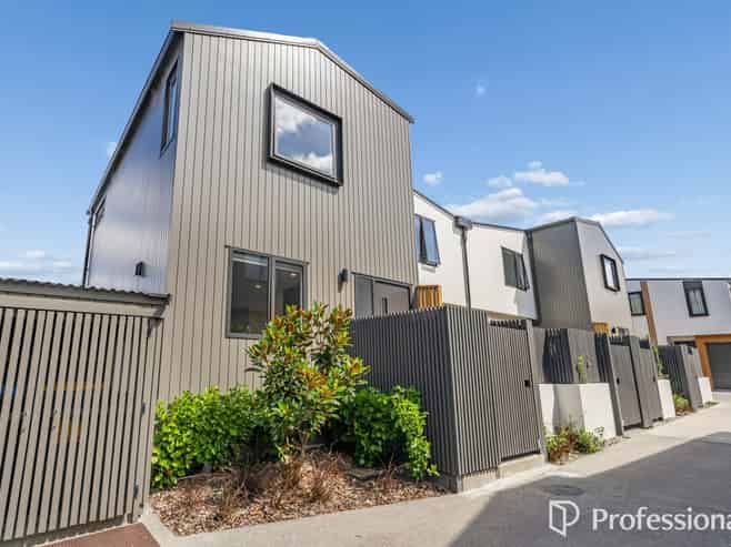 14/323 Riverside Drive, Waterloo