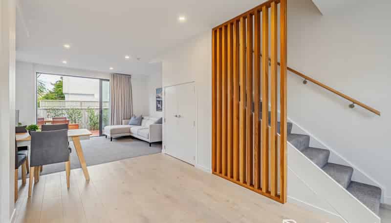 14/323 Riverside Drive, Waterloo