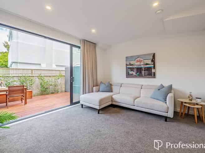 14/323 Riverside Drive, Waterloo