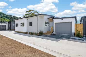 2/61 Westminster Road, Wainuiomata