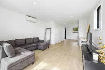 8/8 Brady Road, Otahuhu