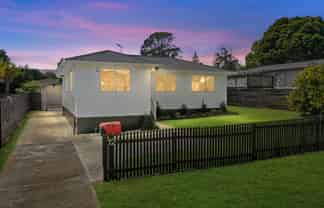 12 Cottrell Place, Clendon Park