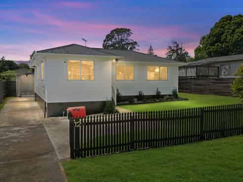 12 Cottrell Place, Clendon Park