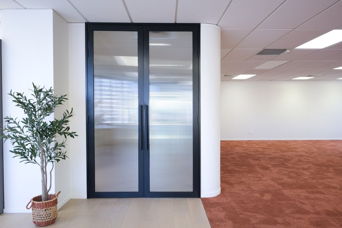 Recently refurbished CBD office suite - Mehr