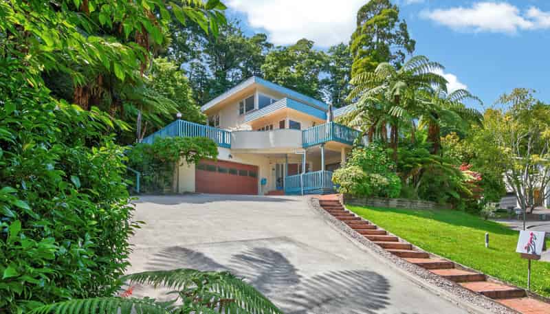 5 Tiniroa Grove, Silverstream