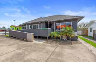 Boutique Cameron Road frontage