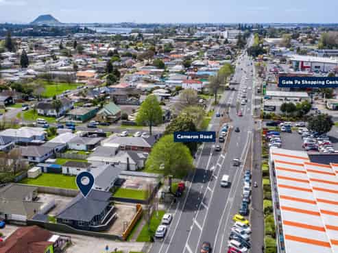 Boutique Cameron Road frontage