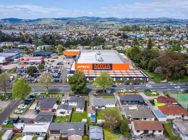 Boutique Cameron Road frontage