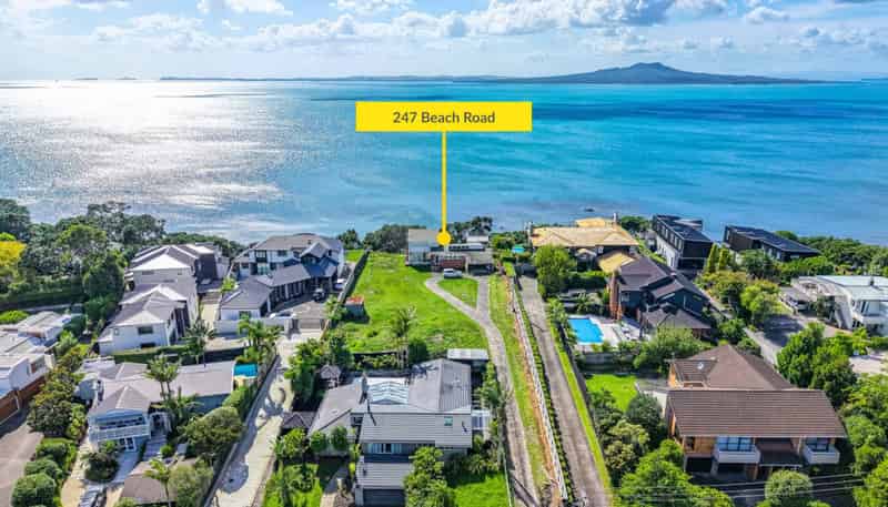 247 Beach Road, Campbells Bay