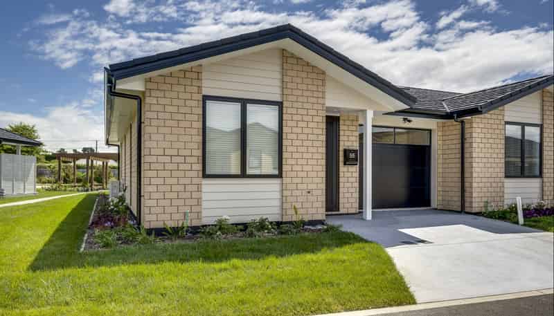 55 Read Crescent, Clive