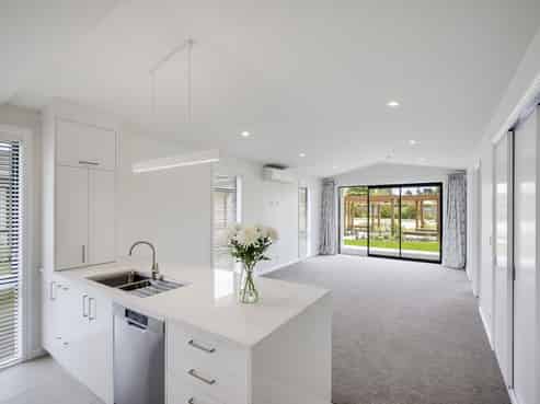 55 Read Crescent, Clive