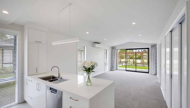 55 Read Crescent, Clive