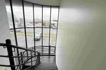 Bright & Brilliant Office Space