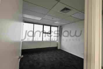 Bright & Brilliant Office Space