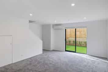 8/21 Titoki Street, Te Atatu Peninsula