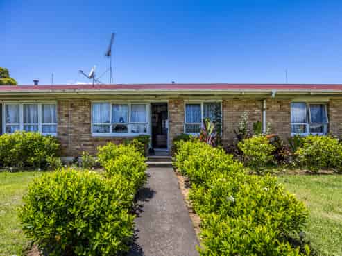 25 Point England Road, Point England