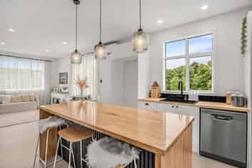 14 Stuart Street, Owaka