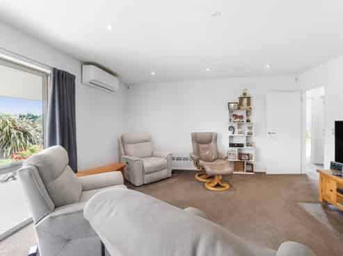 690 Depot Road, Oxford