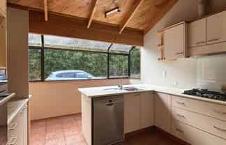 15 McBeth Road, Poroti