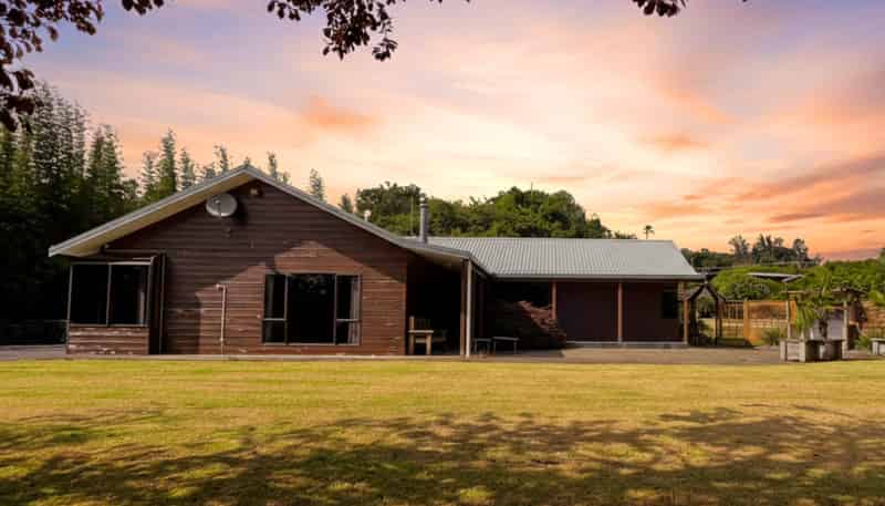 15 McBeth Road, Poroti