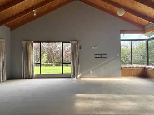 15 McBeth Road, Poroti