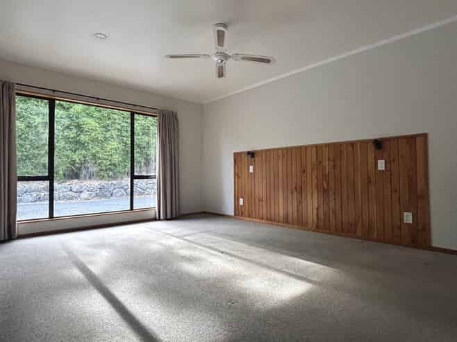 15 McBeth Road, Poroti