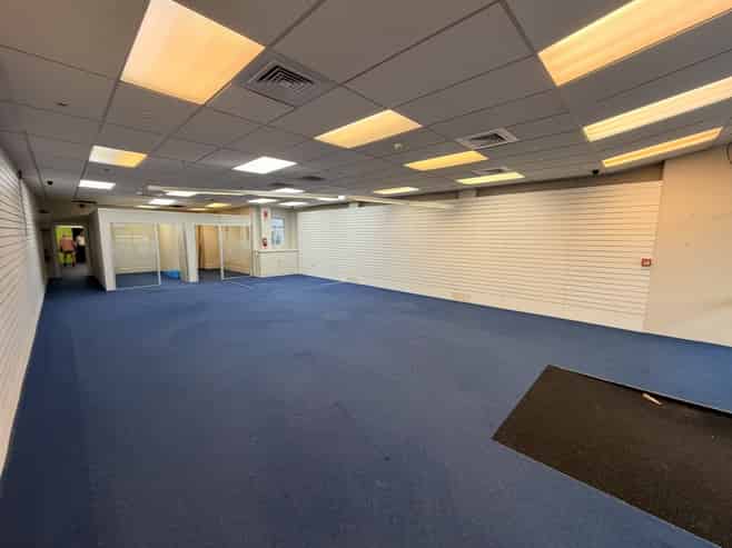 Retail with rear access!