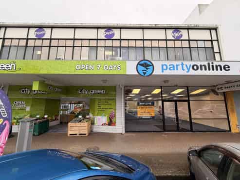 Retail with rear access!