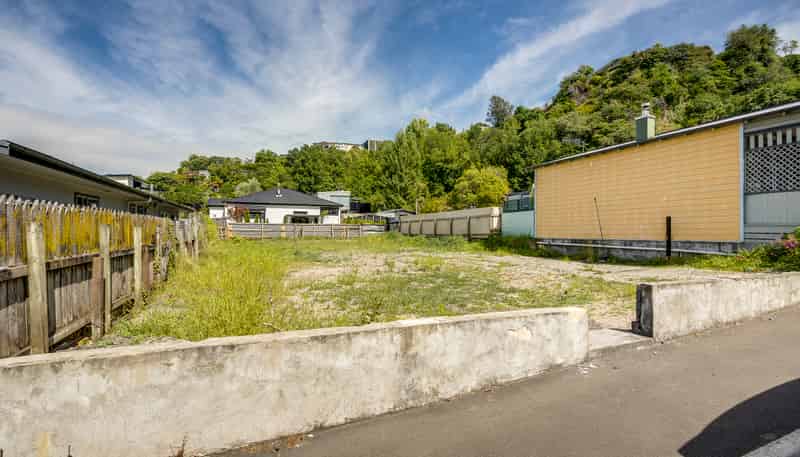 14 Chaucer Road South, Hospital Hill