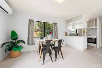 2/11 Bauchop Road, Waterloo