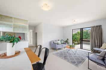 2/11 Bauchop Road, Waterloo