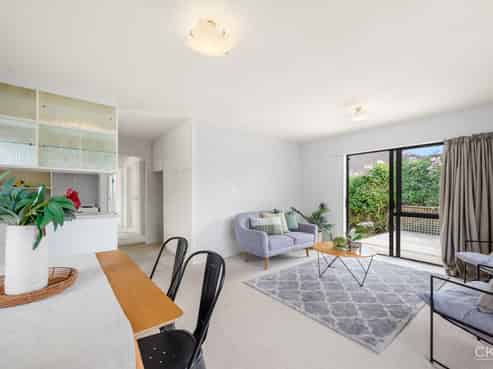 2/11 Bauchop Road, Waterloo