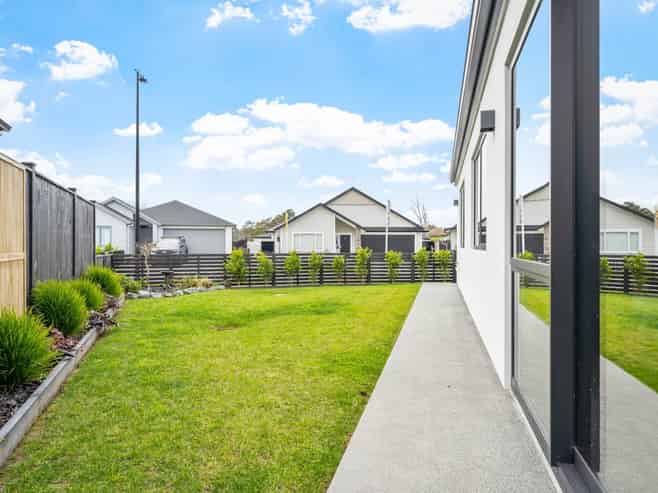 8 Matahae Crescent, Milldale