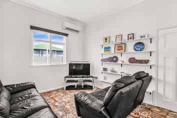 26 Stout Street, Shannon