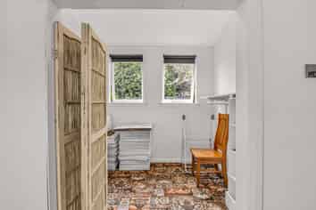 26 Stout Street, Shannon