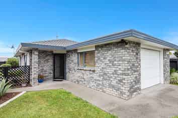 25 Elm Place, TIKIPUNGA