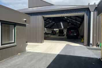 500m² Te Atatu Warehouse For Lease