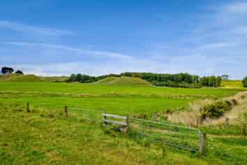 955 Opua Road, Opunake