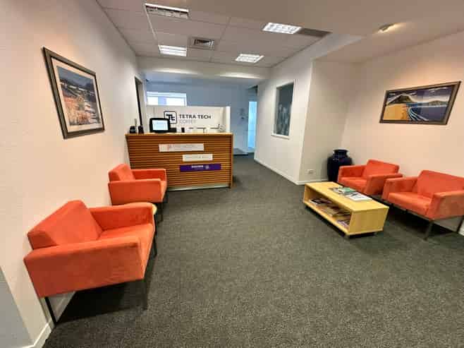 Primetime corner – First Floor Office