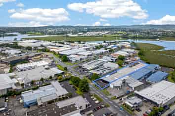 Large Rosebank Opportunity - Exceptional Value!