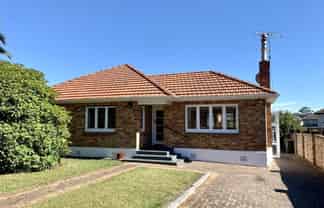 86 Mcleod Road, Te Atatu South