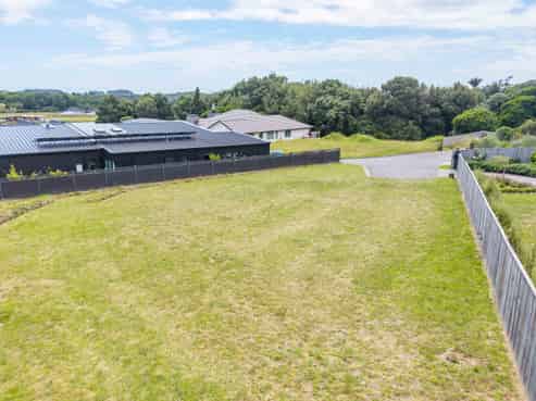 10 Piwakawaka Way, Waikanae