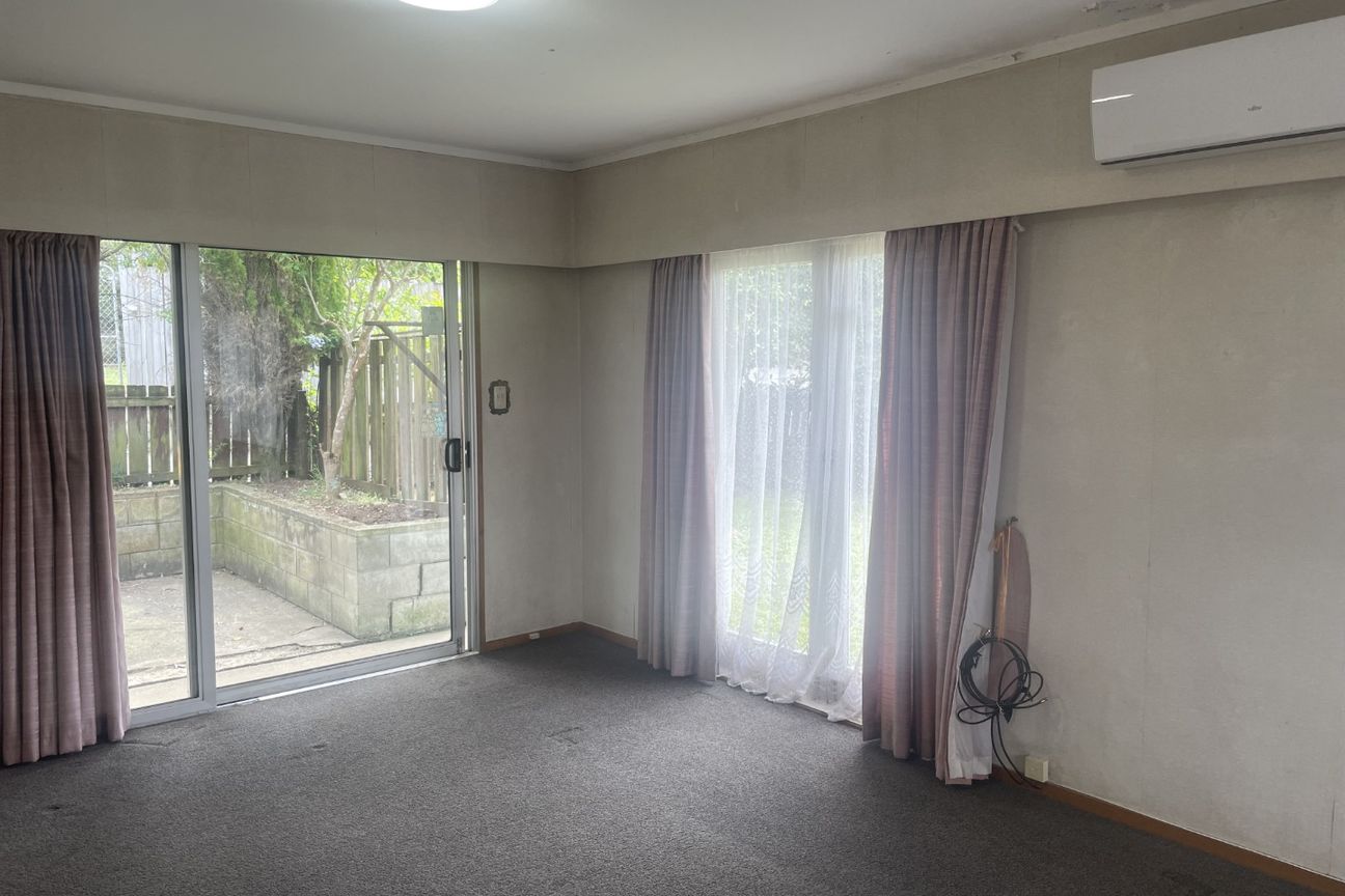 Well located two bedroom unit - Widok 5